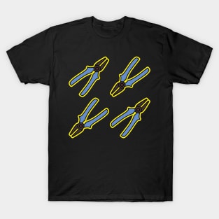 Chainmail pliers T-Shirt